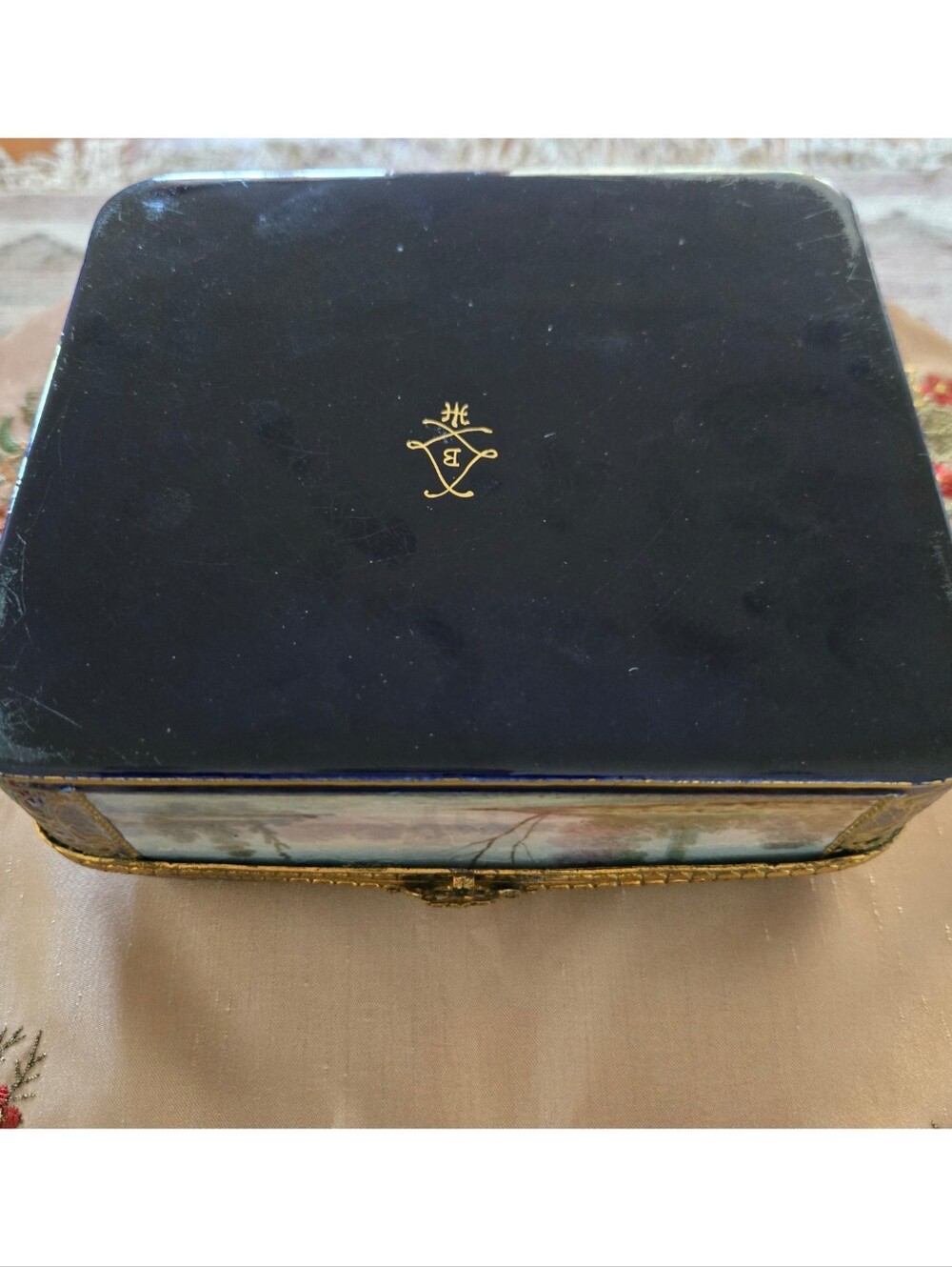 Antique 1880 PARIS Pair Of Porcelain Jewelry Boxes, Guitar/Mandolin - Picture 13 of 16
